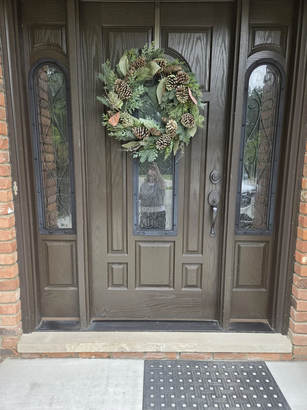 Magnolia Green and Brown Pinecone Holiday Wreath